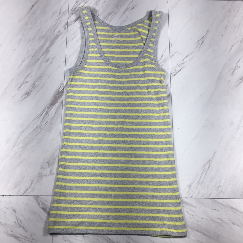 ⭐️ M GAP STRIPED FAVORITE TANK TOP